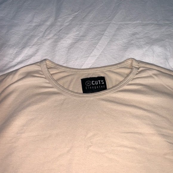 Cuts Clothing Elongated Hem Long Sleeve - Picture 2 of 4